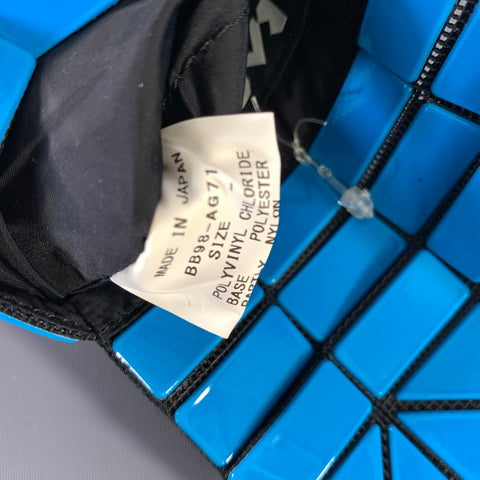 BOA BOA ISSEY MIYAKE SS2023 Blue Black Triangle Card Case