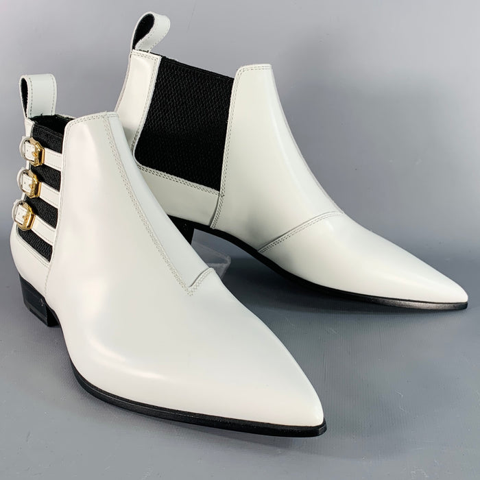 GUCCI Size 8 White Black Gold Leather Pointed Toe Pull On Ankle Boots