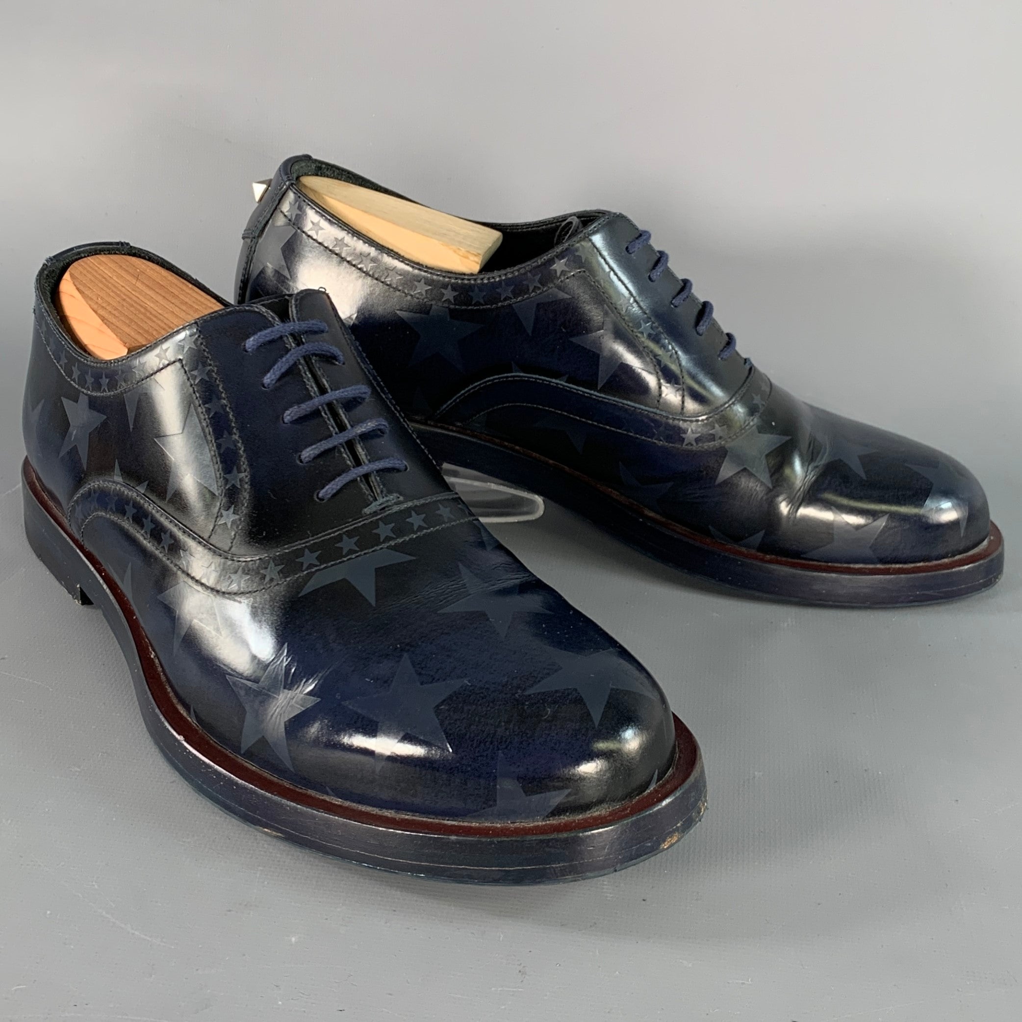 VALENTINO Size 7.5 Navy Embossed Stars Leather Oxford Lace-Up Shoes Navy Blue Lace Heels - Etsy main image 4