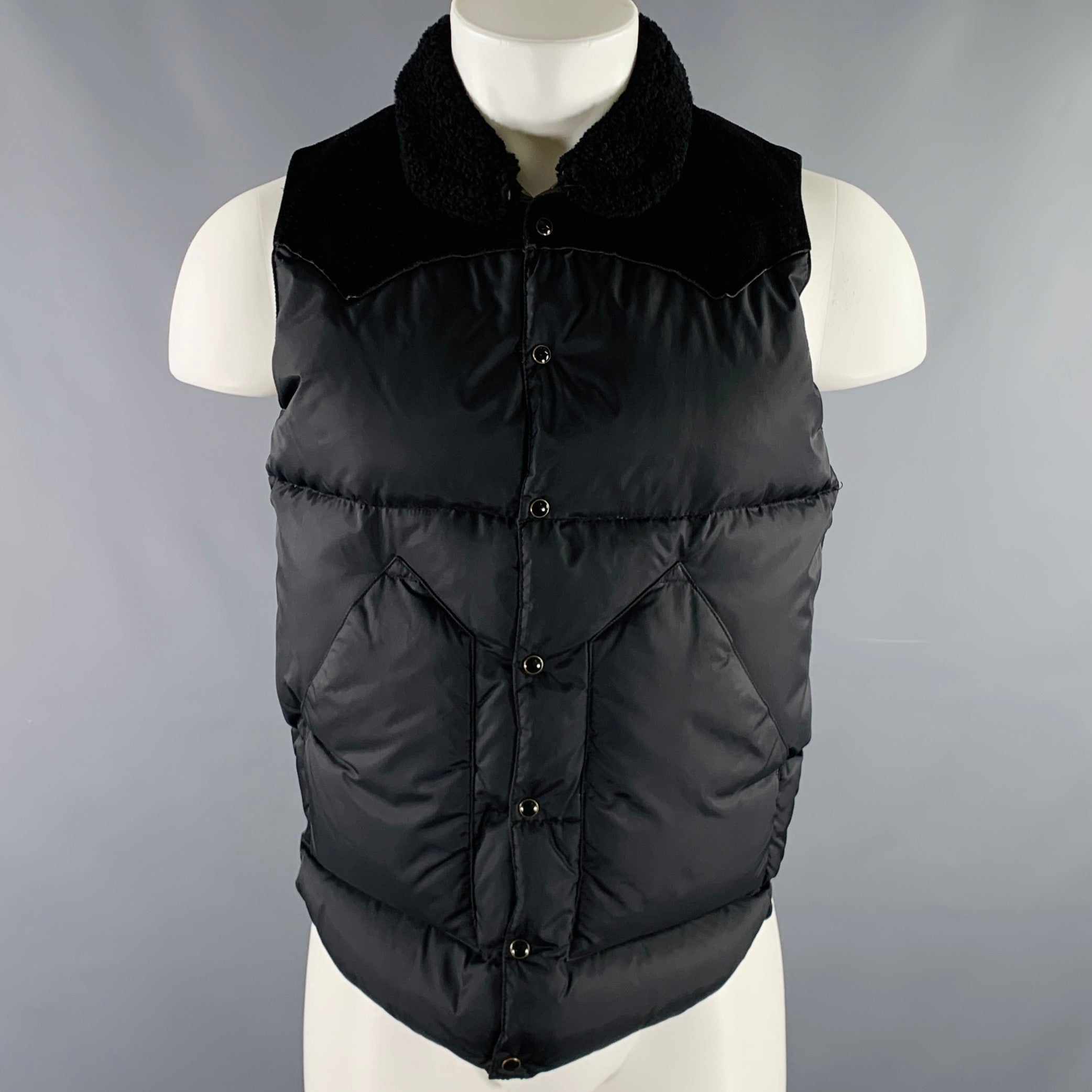 ROCKY MOUNTAIN FEATHERBED Size 38 Black Quilted Nylon Snaps Vest 