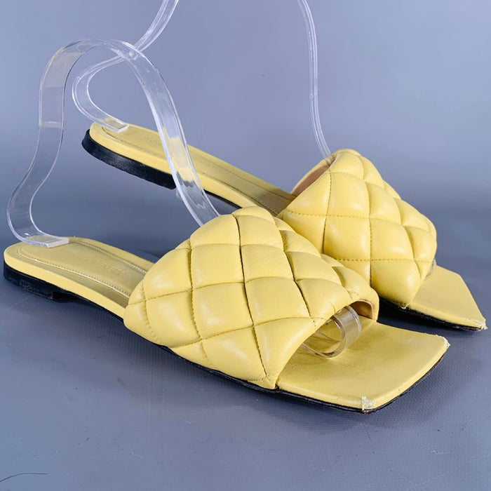 BOTTEGA VENETA Size 7 Yellow Leather Quilted Slide Sandals