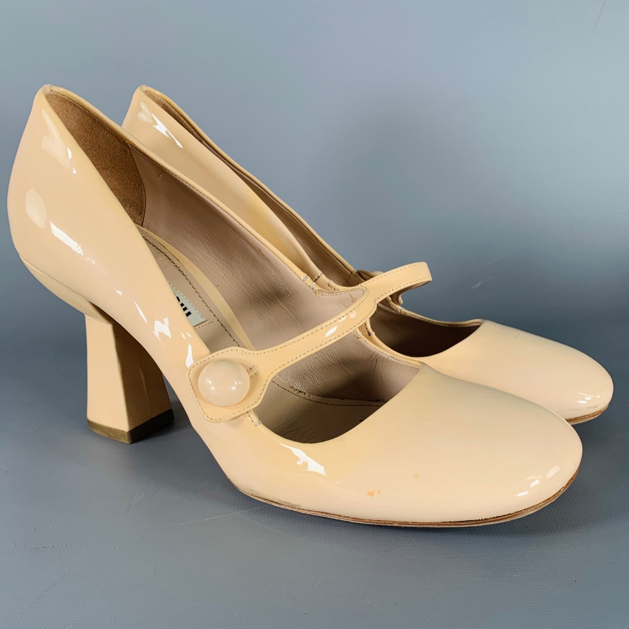 MIU MIU Size 8 Nude Patent Leather Mary Jane Pumps – Sui Generis
