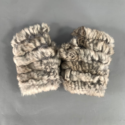 JOCELYN Size One Size Grey Knit Rabbit Gloves
