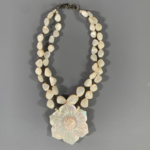 NO BRAND White Cream Mother of Pearl Necklace