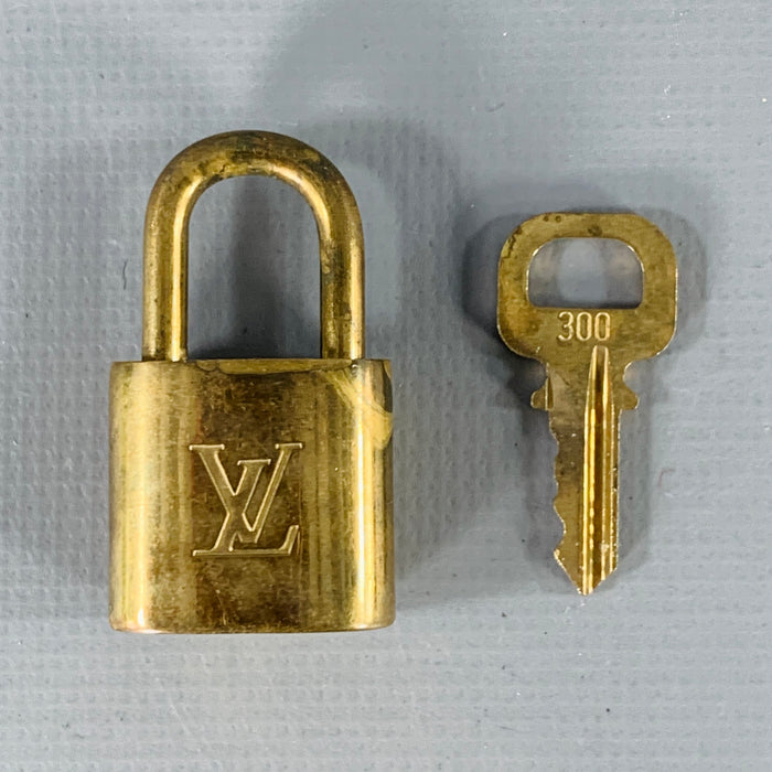 LOUIS VUITTON 300 Gold Metal Padlock & Key
