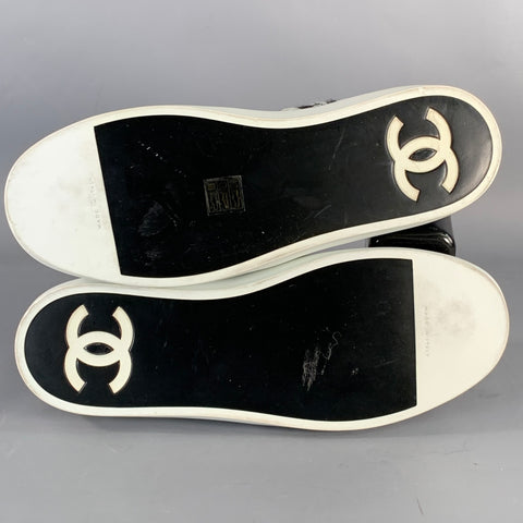 CHANEL Size 9 Black White Woven Canvas Slip On Lace-Up Sneakers