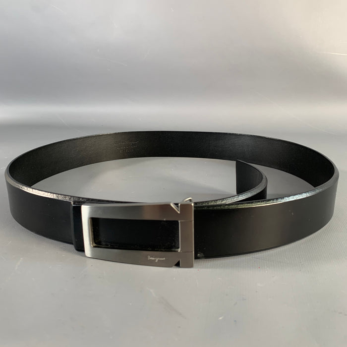 SALVATORE FERRAGAMO Size 34 Black Silver Leather Belt
