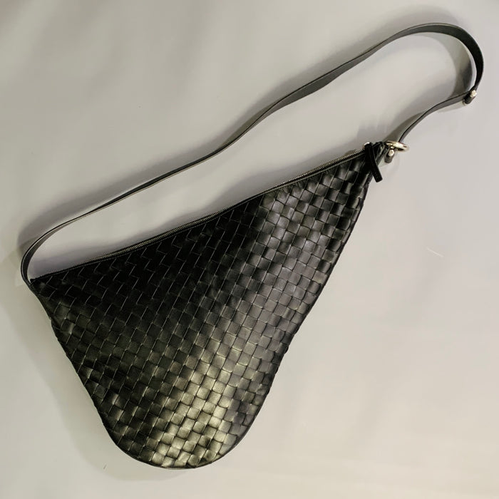 BOTTEGA VENETA Size L Virgule Black Woven Intrecchiato Leather Saddle Bag