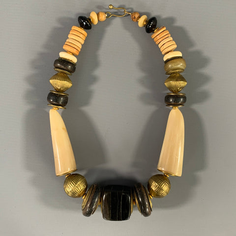 NO BRAND Black Cream Horn Necklace