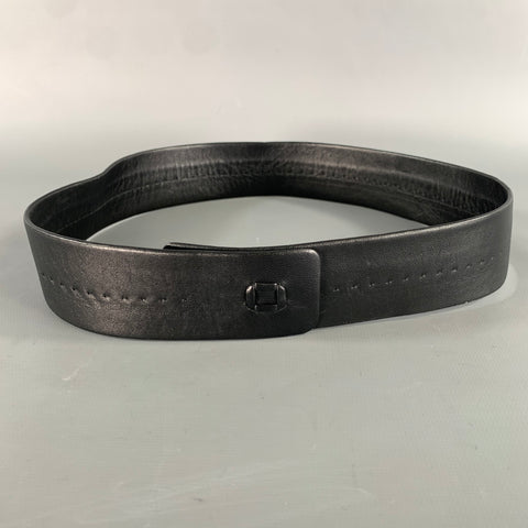 LOUIS VUITTON Waist Size 26 Black Leather Belt