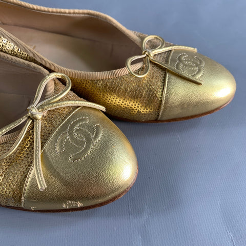 CHANEL Size 10 Gold Sequined Ballet Flats