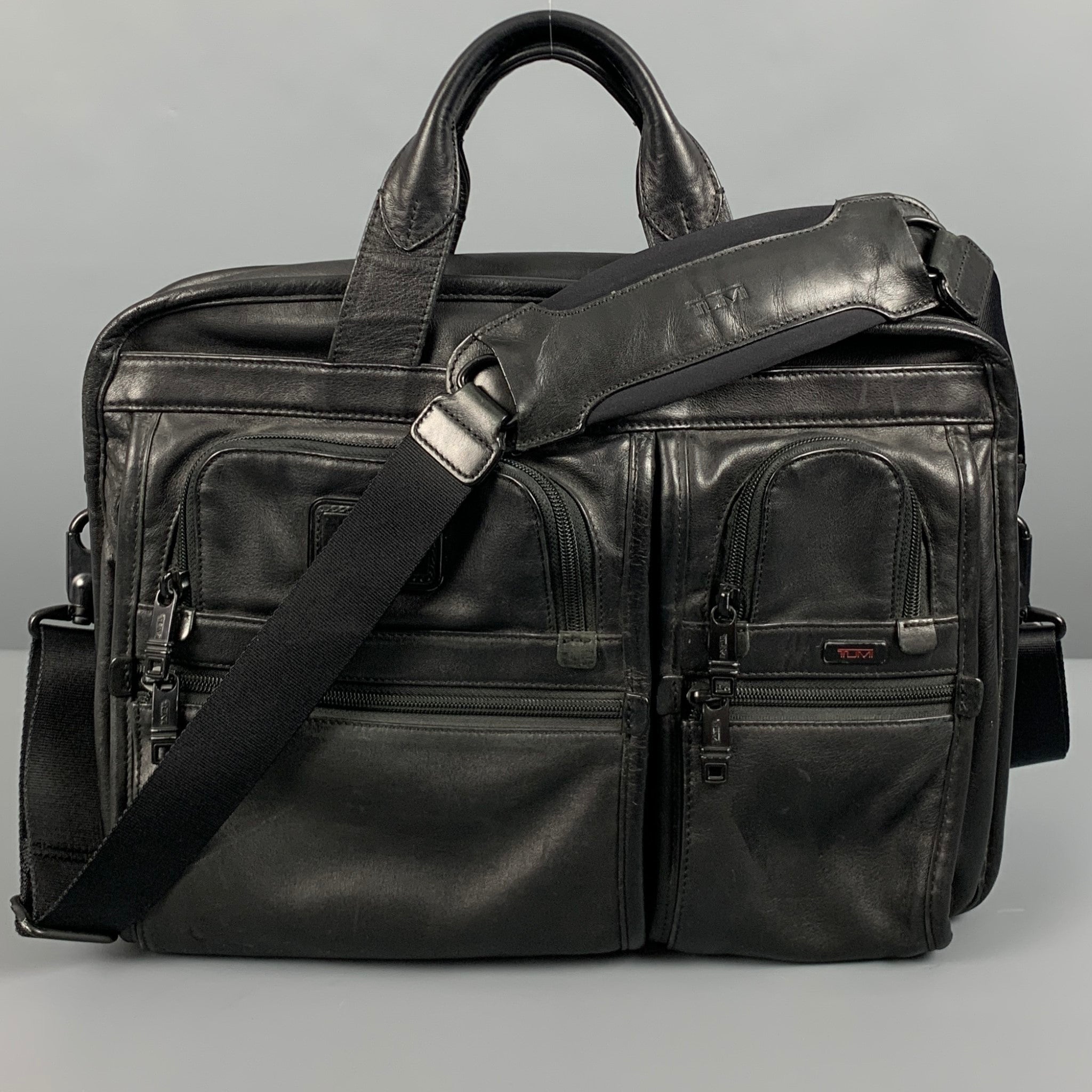 TUMI Grey Leather Briefcase Bag – Sui Generis Designer Consignment