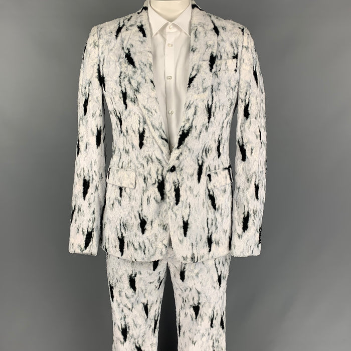 MOSCHINO COUTURE Fall 2015 Size 40 Regular White & Black Print Cotton / Viscose Notch Lapel Suit
