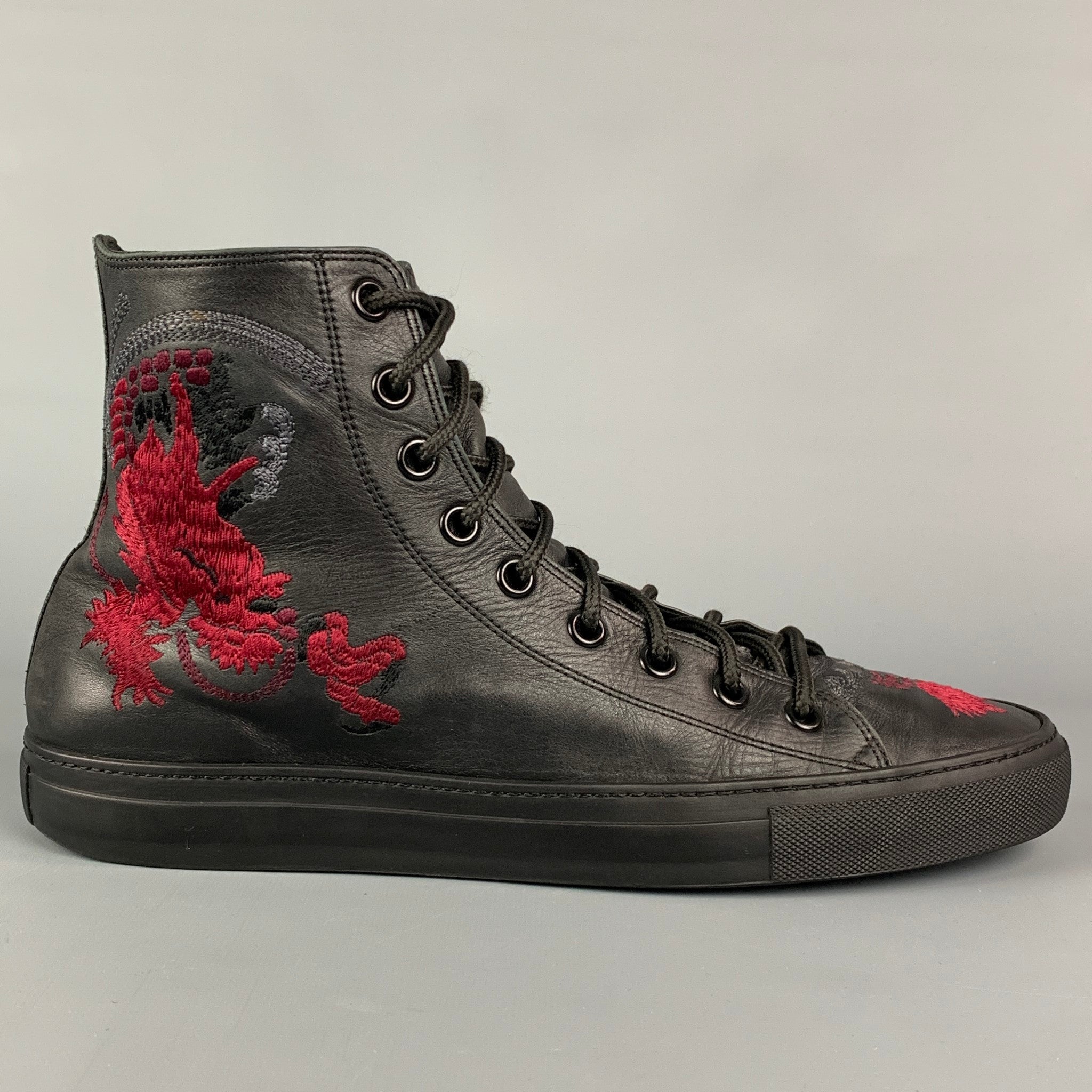 Invitere Recept Pickering GUCCI by TOM FORD SS 2001 Size Black Red Dragon Print Leather High Top  Sneakers – Sui Generis Designer Consignment