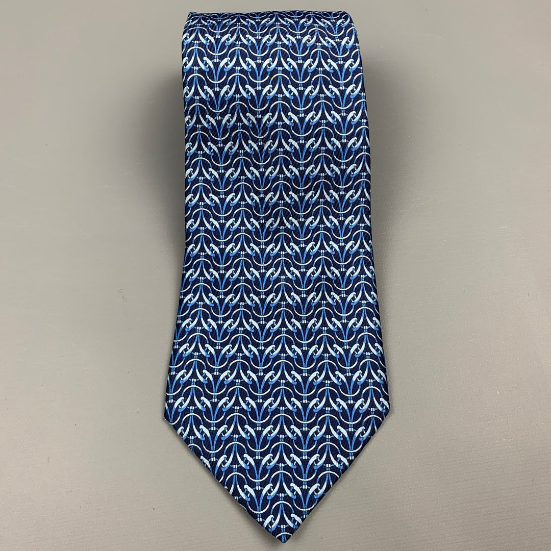 HERMES 7759 FA Cravate en soie imprimée bleu marine et bleu