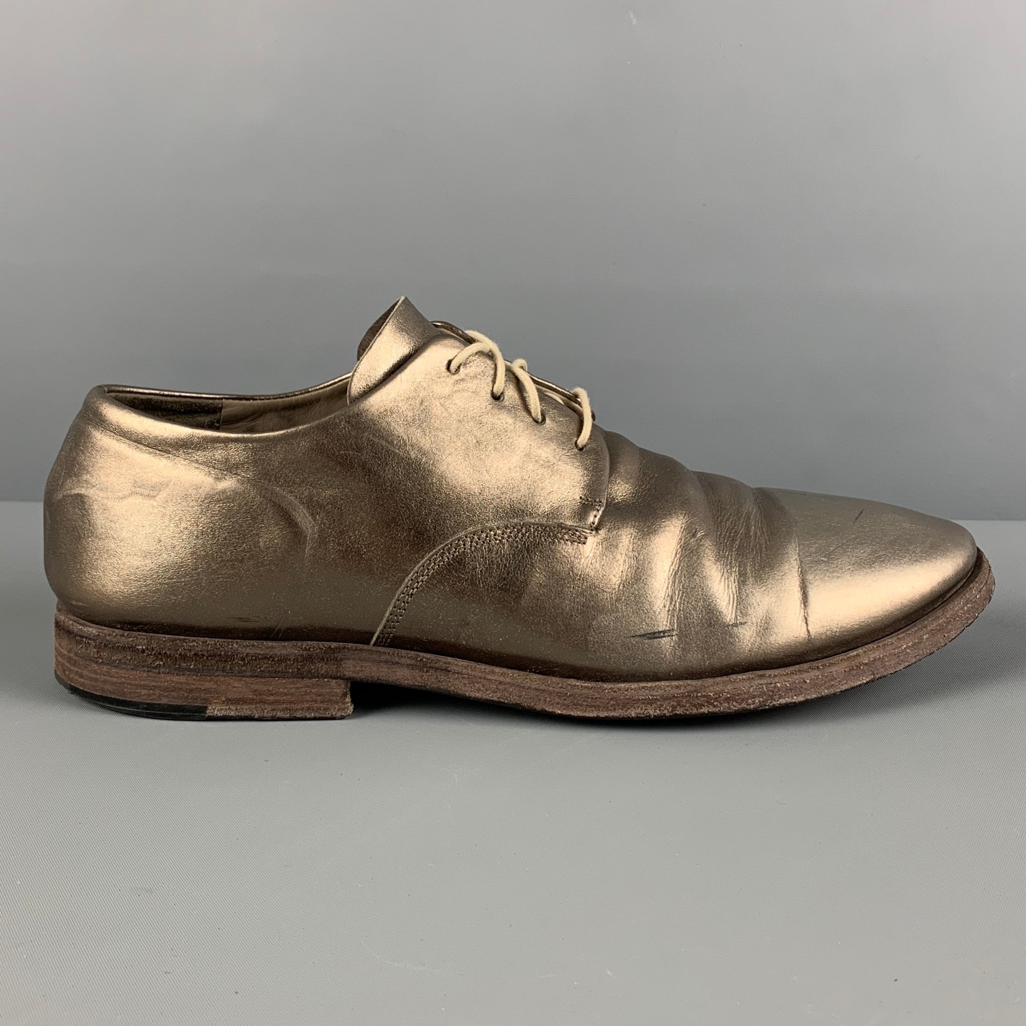 DEL CARLO Size 8 Gold Metallic Leather Lace Up Shoes – Sui Generis Designer  Consignment