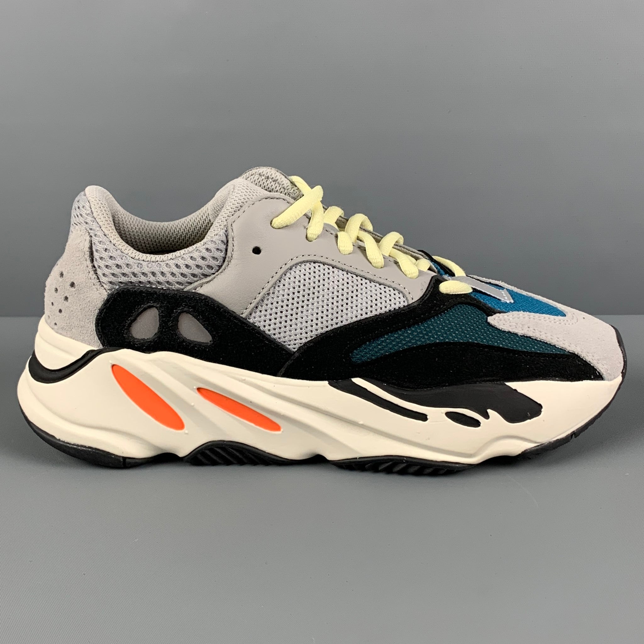 ADIDAS x YEEZY Wave Runner Boost 700 Size 6 Grey Multi-Color Mesh Snea Sui Generis Designer Consignment ADIDAS x YEEZY Wave Runner Boost 700 Size 6 Grey Multi-Color Mesh Snea Sui Generis Designer Consignment