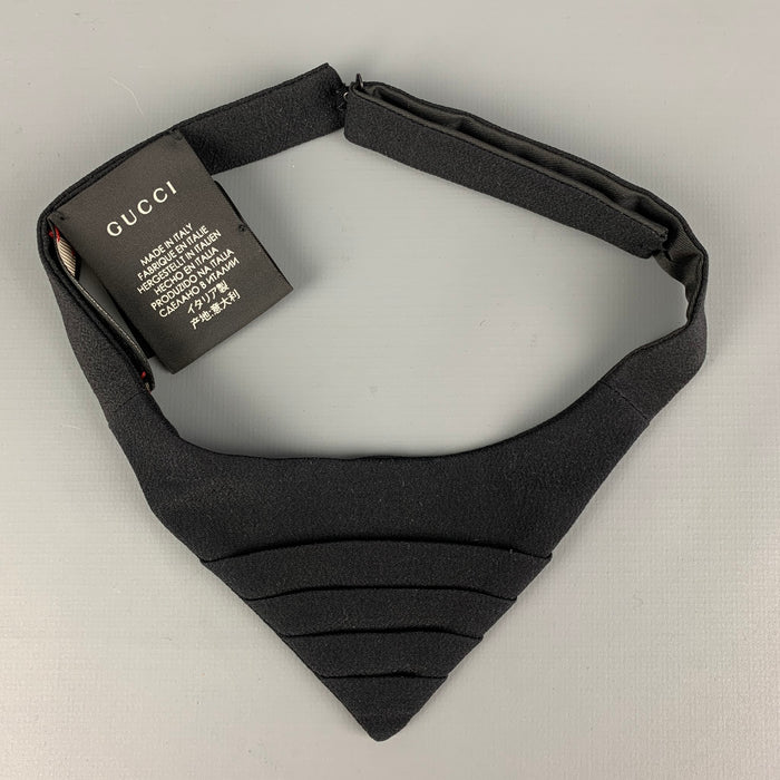 GUCCI Black Silk Bow Triangle Tie