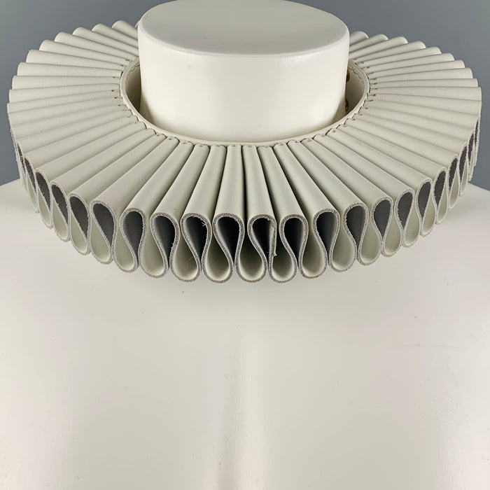 WALTER VAN BEIRENDONCK Spring 2023 White Leather Ruff Collar