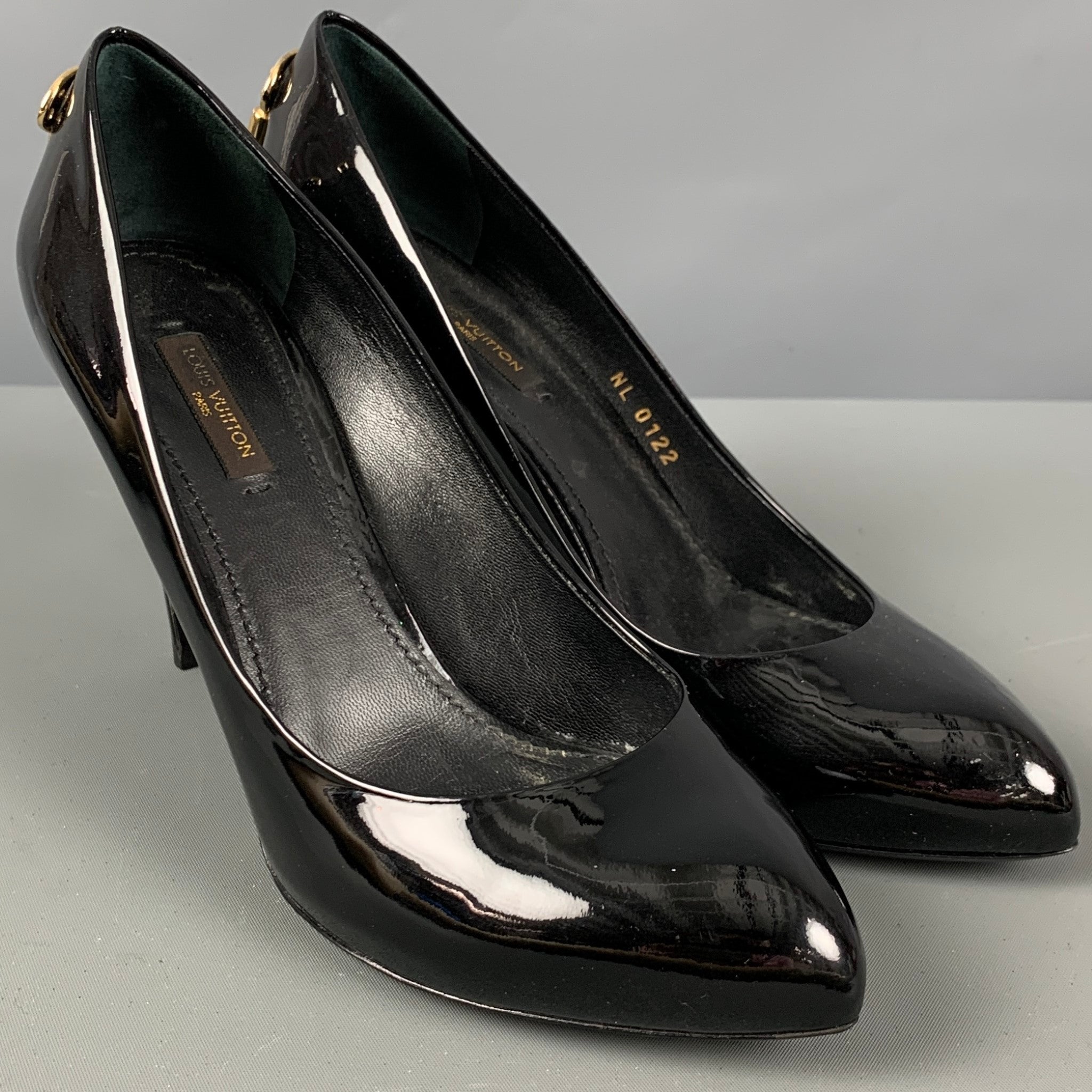 LOUIS VUITTON Size 6 Black Patent Leather Pumps Sui Generis