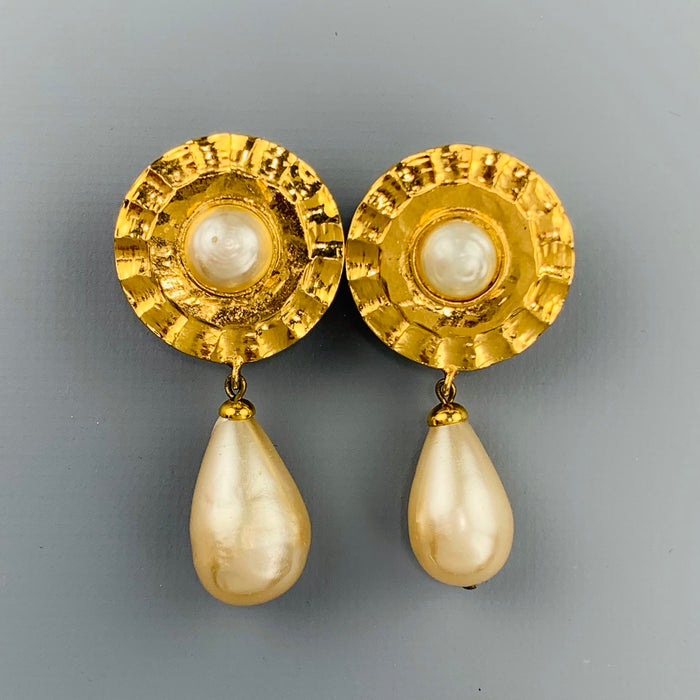 CHANEL Vintage Gold Tone Faux Pearl Tear Drop Clip On Earrings