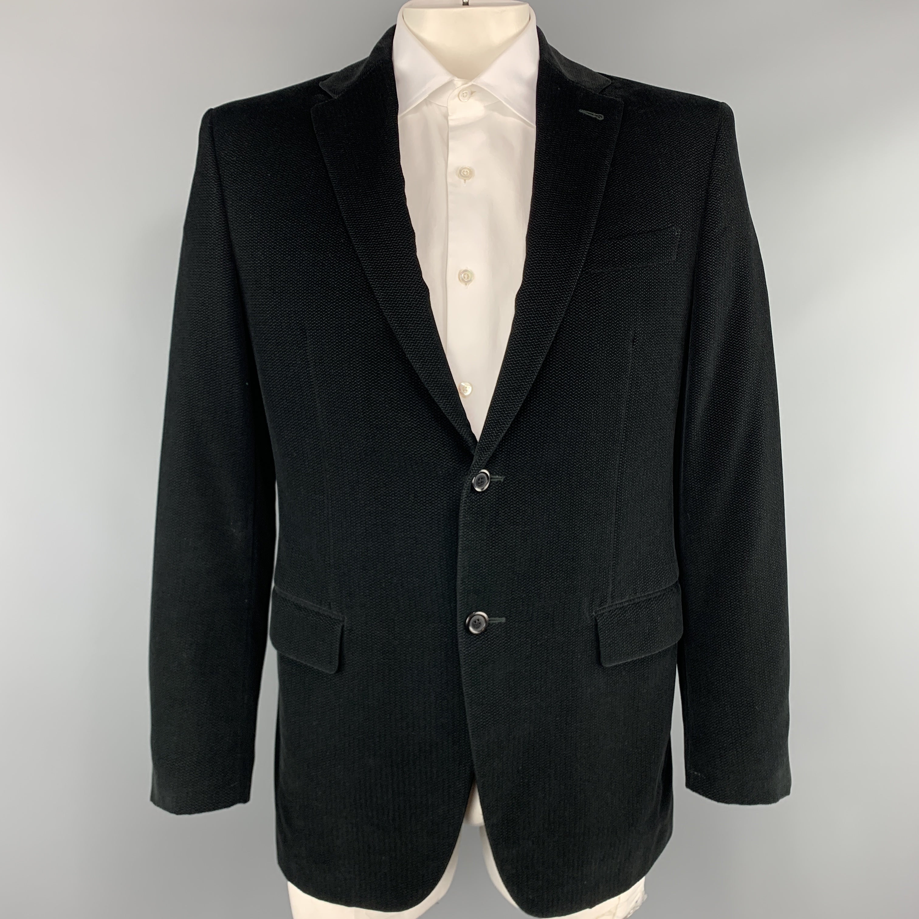 LOUIS VUITTON Size 44 Textured Black Cotton Velvet Notch Lapel Sport Coat