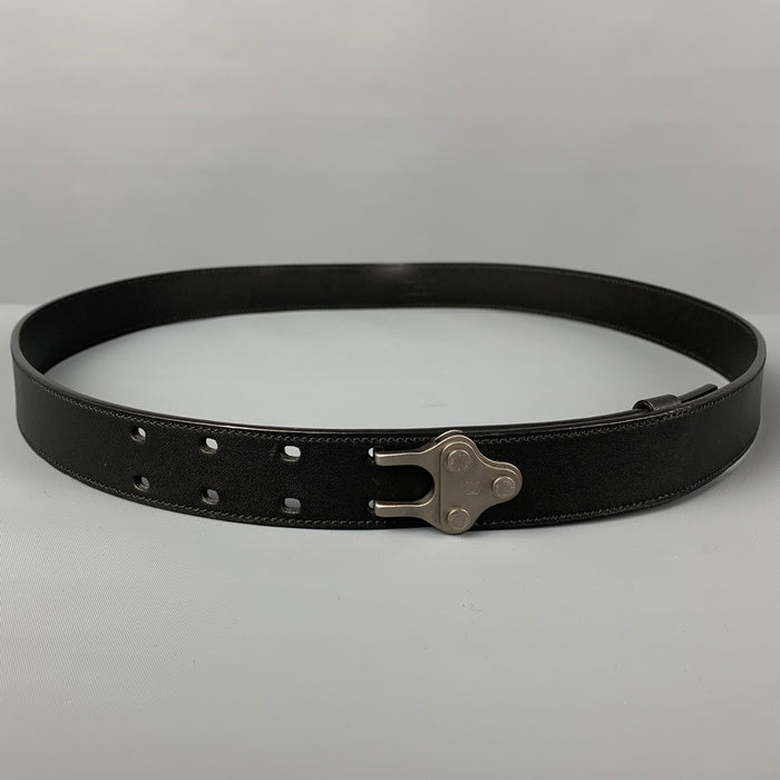LOUIS VUITTON Size 40 Black Leather Belt