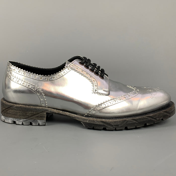 DOLCE & GABBANA Talla 11 Zapatos con cordones y punta de ala de cuero metalizado plateado