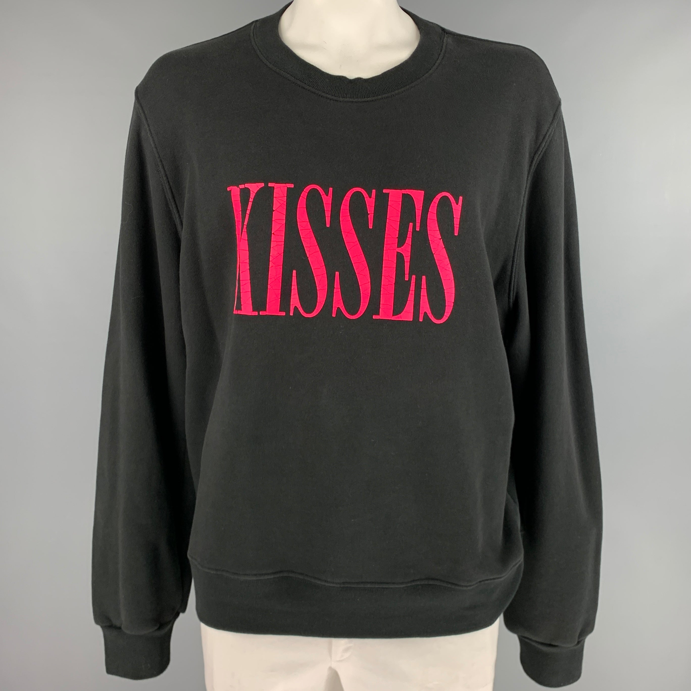 【送料&関税込】AMIRI Sweatshirt In Bordeaux Cotton AMIRI Size XL Black Graphic Cotton Crew-Neck Sweatshirt
