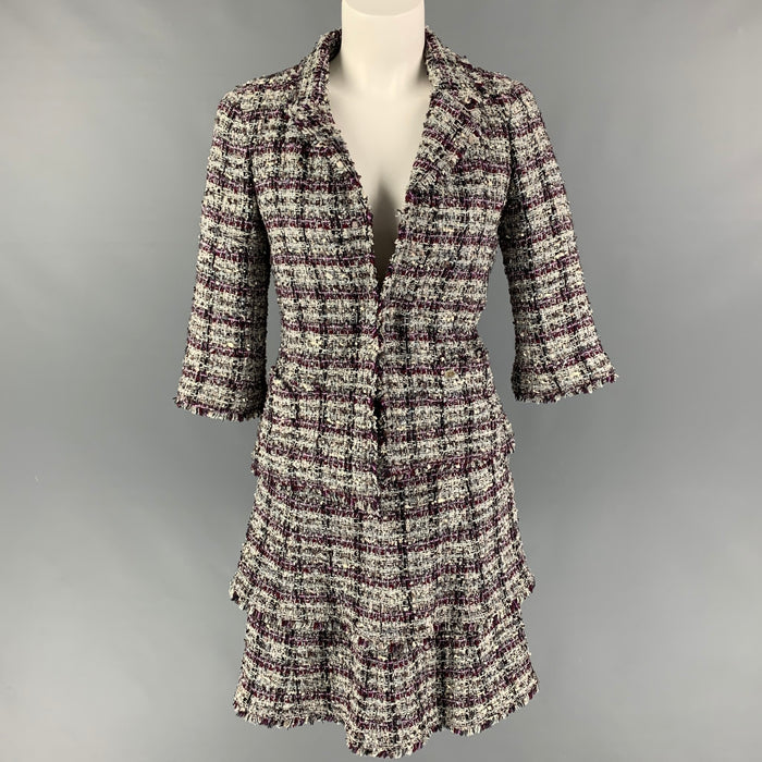 CHANEL M4137 05A Talla 4 Conjunto de chaqueta con falda metálica Boucle gris morado