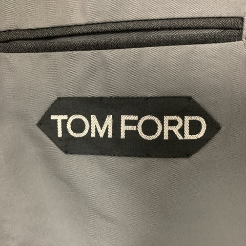 TOM FORD Size 50 Charcoal Wool Herringbone Notch Lapel Suit