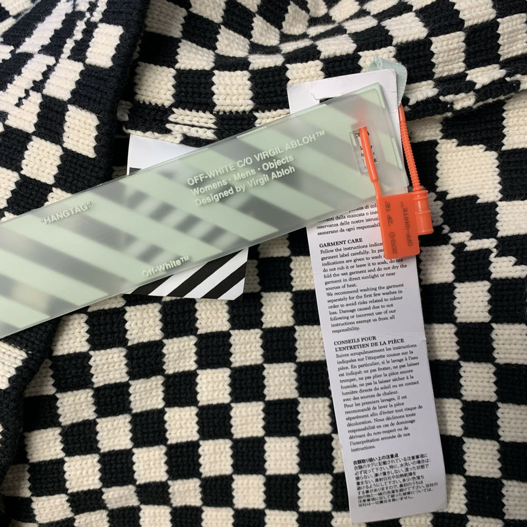 OFF-WHITE Size S Black White Knit Checkered Pull On Sweater