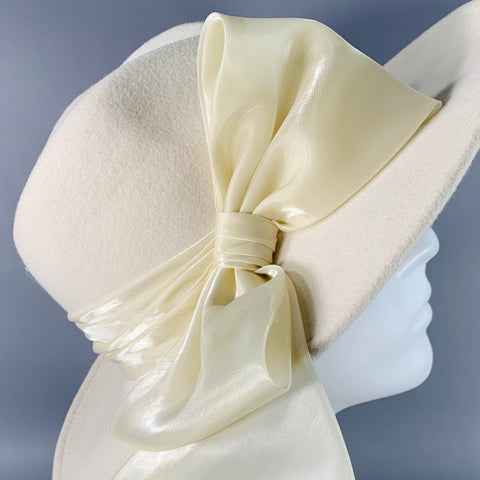 EUGENIA KIM One Size White Wool Felt Bow Trim Fedora Hat