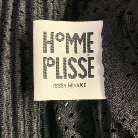 ISSEY MIYAKE Taille S Veste à capuche oversize en polyester perforé noir