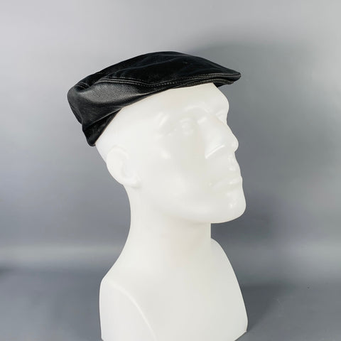 Casquette plate en cuir noir VINTAGE