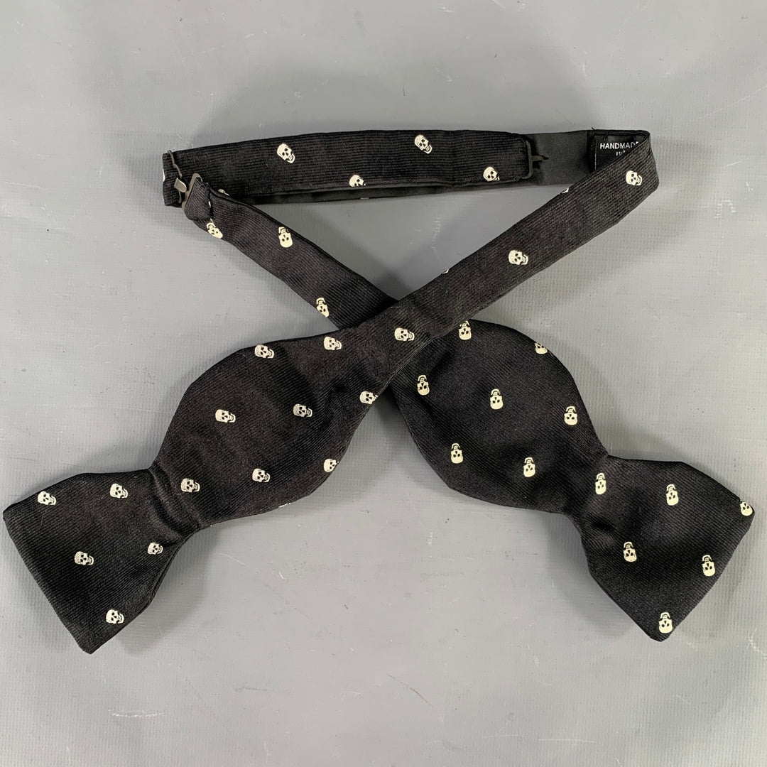 BARKER BLACK Black White Skull Silk Bow Tie