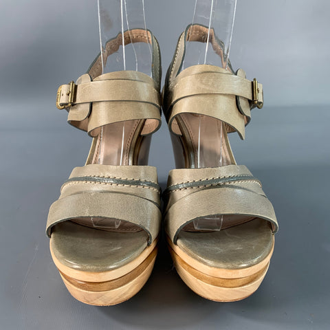 CHLOE Size 6.5 Grey Natural Leather Wedge Sandals