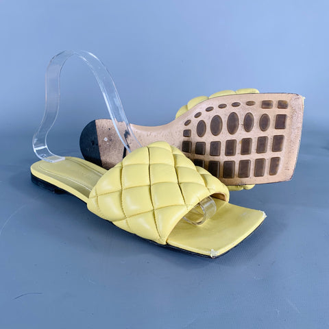 BOTTEGA VENETA Size 7 Yellow Leather Quilted Slide Sandals