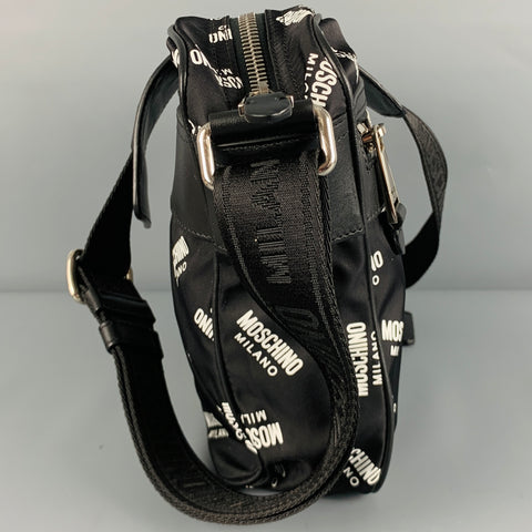 MOSCHINO Bolso bandolera de nailon con logo en negro y blanco