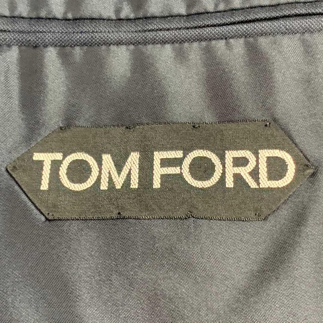 TOM FORD Size 40 Regular Navy Wool Peak Lapel 3 Piece Suit
