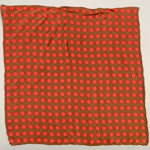 Pochette de costume vintage en crêpe marron et rouge à pois
