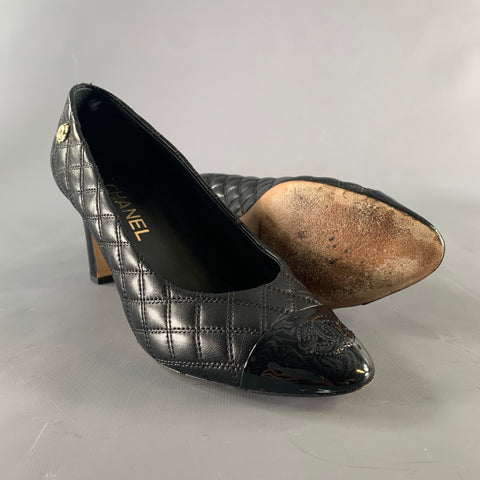 CHANEL Size 8.5 Black Lambskin Quilted Calf Classic Pumps