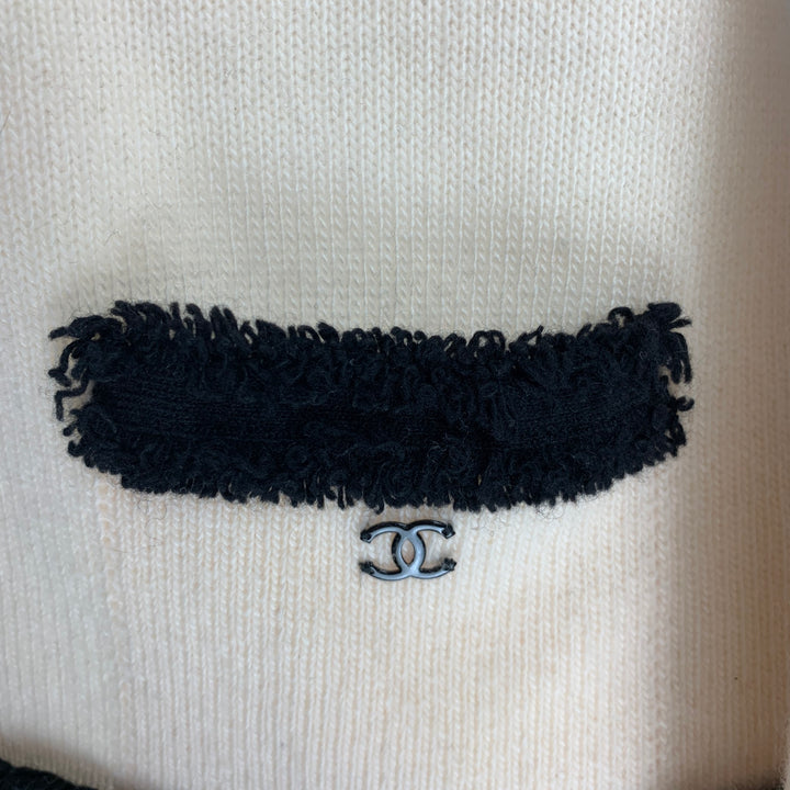 CHANEL Taille M Crème Noir Cachemire Bordure contrastée Cardigan ouvert sur le devant