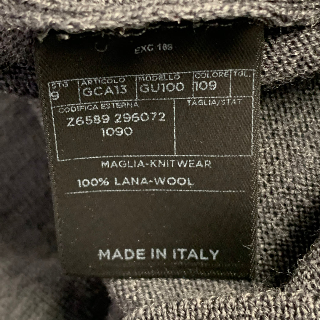 GUCCI Size M Charcoal Grey Red Green Contrast Trim Wool V-Neck Pullover