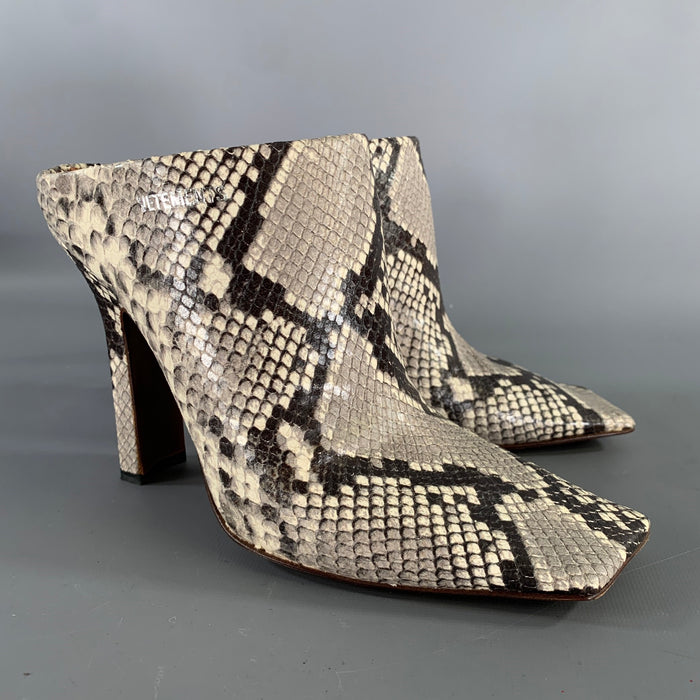 Mules VETEMENTS bout carré motif serpent, taille 9