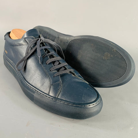 COMMON PROJECTS Size 10 Navy Leather Low Top Sneakers