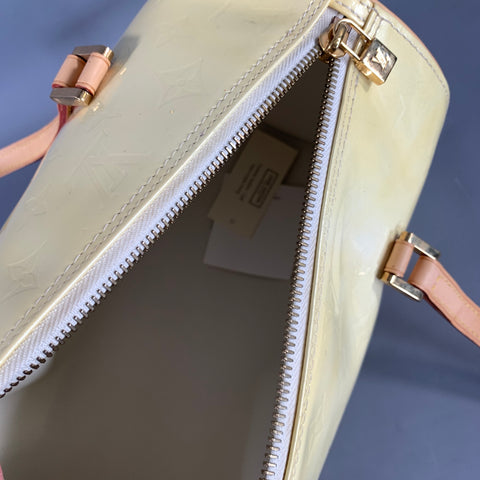 LOUIS VUITTON Yellow Tan VI0016 Monogram Patent Leather Handbag