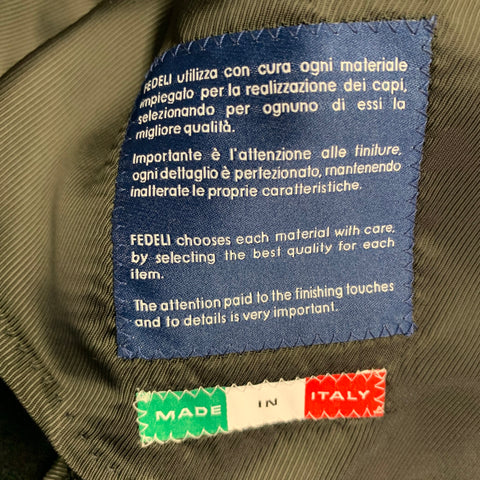 Manteau en cachemire gris noir à col montant et à boutonnage simple FEDELI Taille 40
