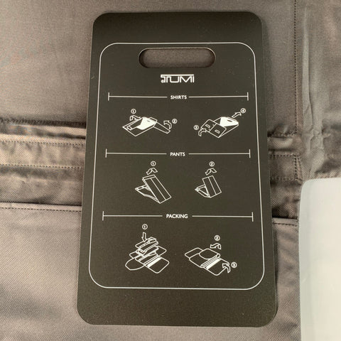 Housse à vêtements TUMI en nylon noir pliable à fermeture auto-agrippante