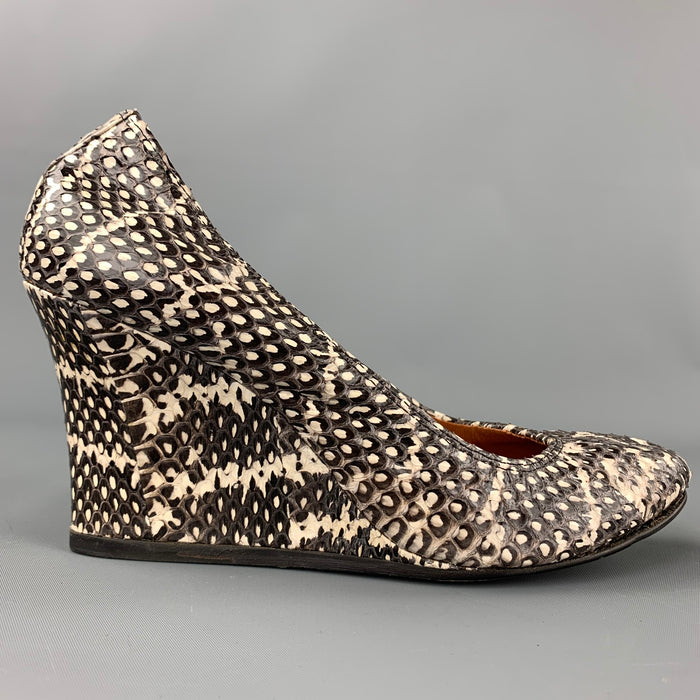 LANVIN Size 8 Grey & White Snake Skin Wedge Pumps